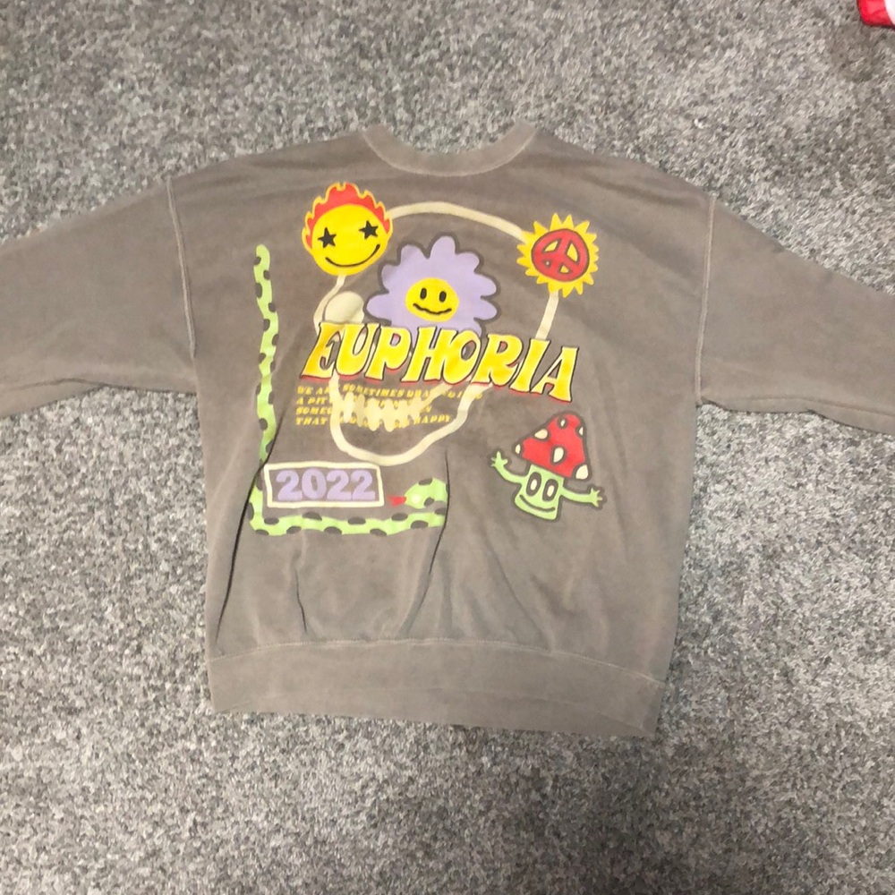 Graphic sweater comfy with cool logos and designs- main design- euphoria